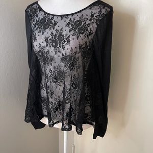 Black lace tee, SZ MED
